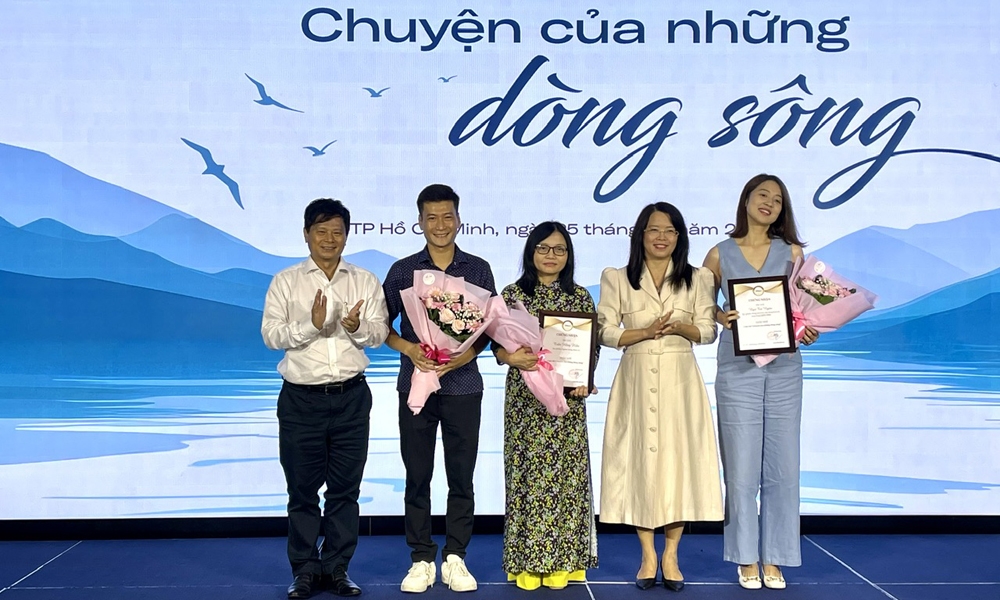 Báo VietNamNet: Tổng kết trao giải cuộc thi “Chuyện của những dòng sông”