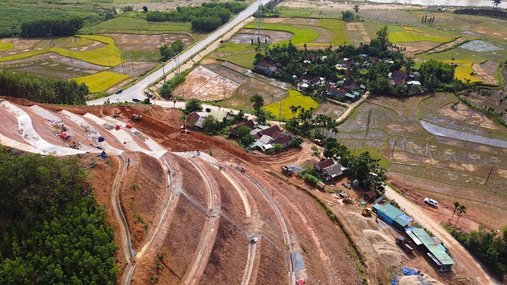 Quảng Ngãi: Tổ chức kiểm tra, đánh giá “mức độ an toàn” trong phương án khắc phục sạt lở tại núi Van Cà Vãi