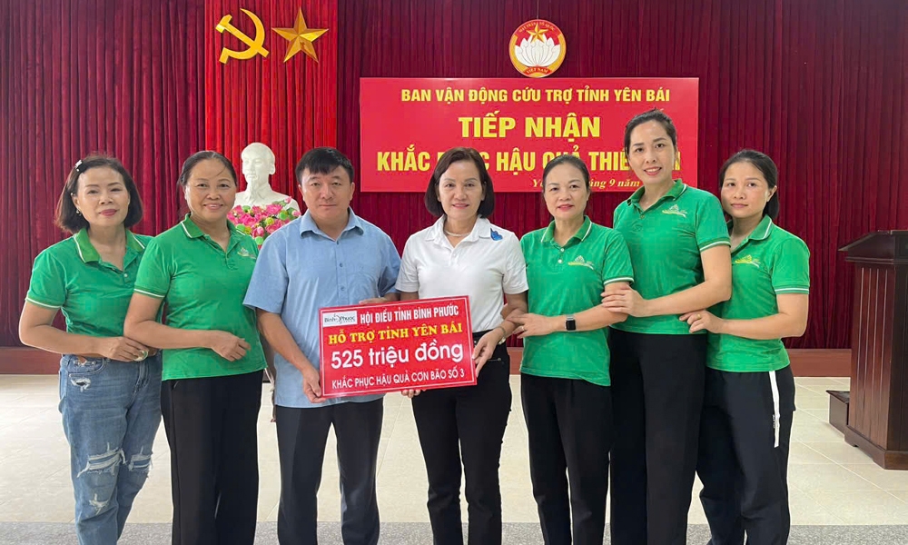 Yên Bái: Hội Điều tỉnh Bình Phước và các hội thành viên hỗ trợ 525 triệu đồng cho người dân bị thiệt hại do bão số 3