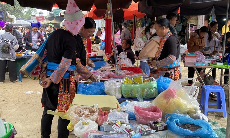 Phát triển hạ tầng thương mại biên giới, chợ biên giới Lai Châu