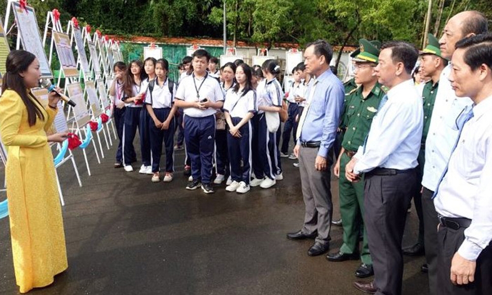 Cà Mau: Trưng bày tư liệu, hình ảnh về quần đảo Hoàng Sa và Trường Sa