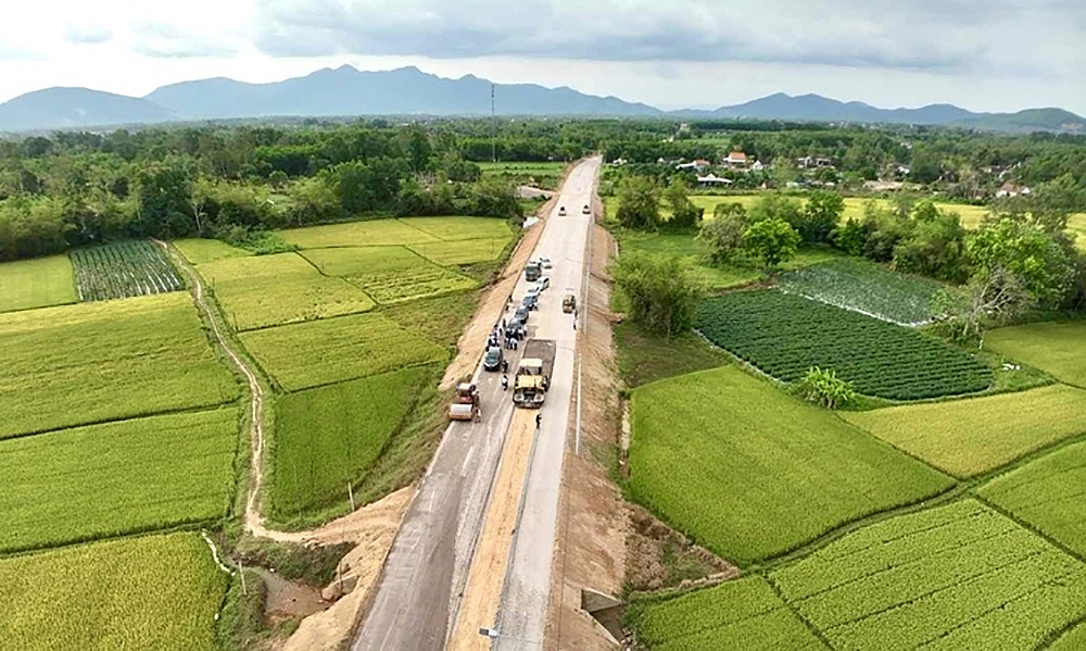 Bình Định: Đẩy mạnh phong trào thi đua hoàn thành các dự án giao thông trọng điểm