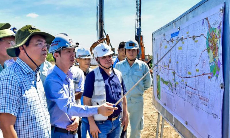 Cà Mau: Phát động thi đua cao điểm 500 ngày đêm thi đua hoàn thành 3.000 km đường bộ cao tốc