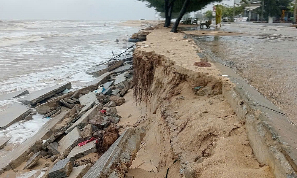 Thừa Thiên – Huế: Kêu gọi tàu thuyền vào bờ để chủ động ứng phó với bão số 6