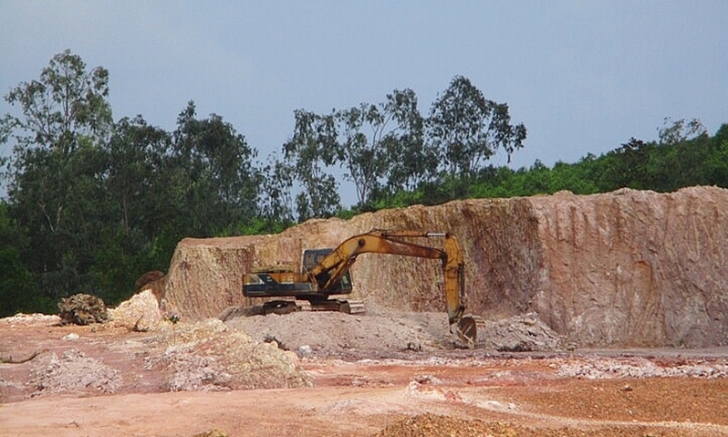 Bình Định: Làm rõ việc khai thác đất và công trình trúng thầu của Công ty TNHH Bá Sanh Đường