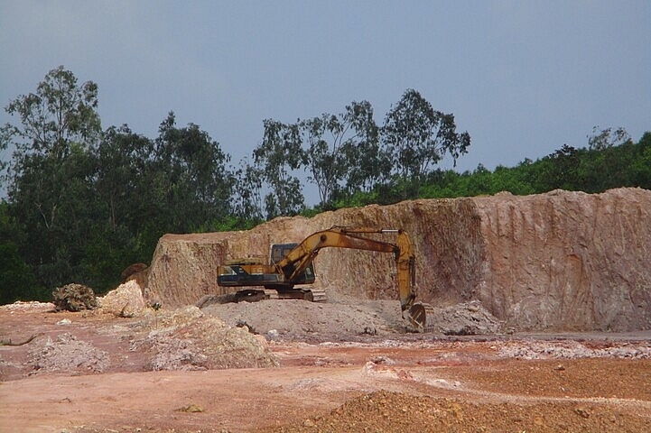 Bình Định: Làm rõ việc khai thác đất và công trình trúng thầu của Công ty TNHH Bá Sanh Đường