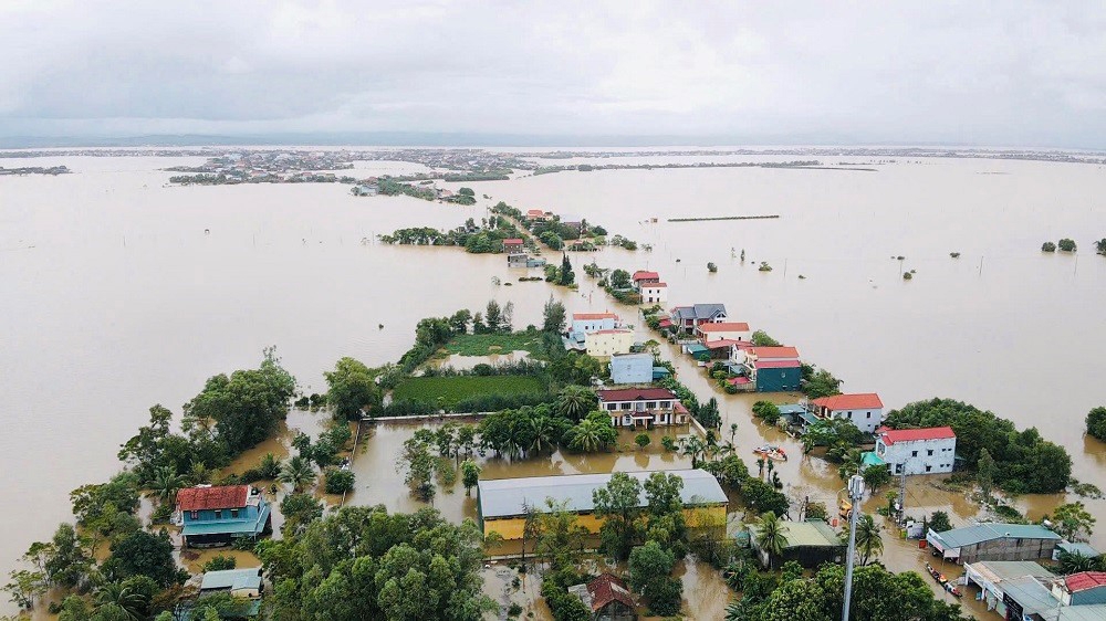 Quảng Bình: Hàng nghìn nhà dân ngập chìm trong biển nước