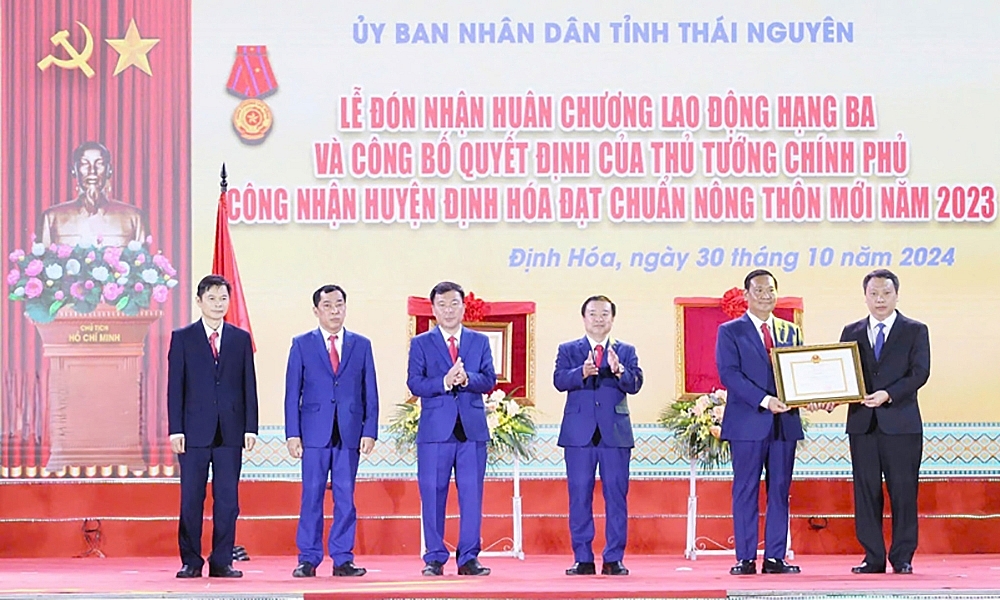 Thái Nguyên: Huyện Định Hóa đạt chuẩn nông thôn mới và đón nhận Huân chương Lao động hạng Ba