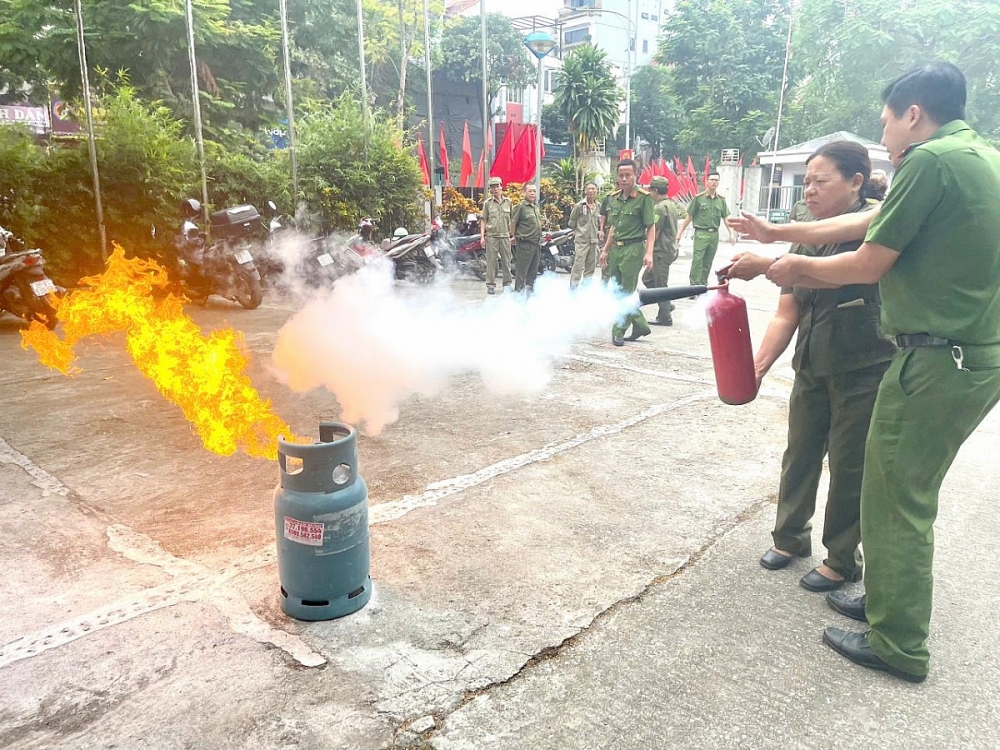 Hà Nội: Tây Hồ tuyên truyền PCCC và CNCH cho 100% lực lượng dân phòng trên địa bàn quận