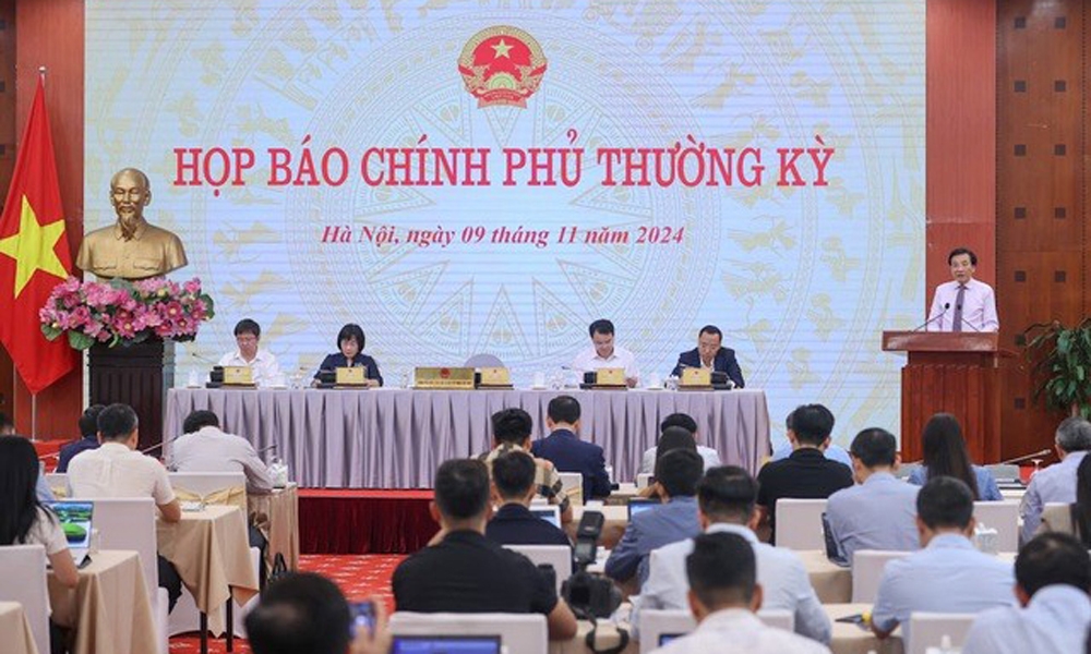 Phấn đấu đạt và vượt toàn bộ 15/15 chỉ tiêu chủ yếu của năm 2024, tạo đà cho năm 2025