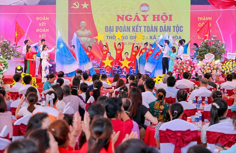 Bí thư Tỉnh ủy Vĩnh Phúc dự Ngày hội Đại đoàn kết toàn dân tại huyện Lập Thạch