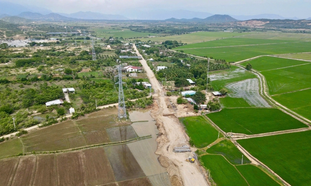 Ninh Thuận xây dựng phương án tạo nguồn đất, đá san lấp cho các dự án lớn