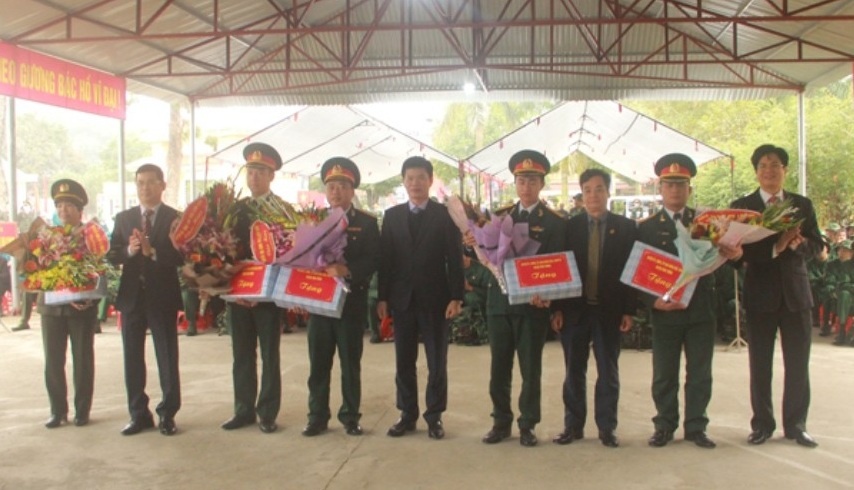 vinh phuc hon 2000 tan binh len duong nhap ngu