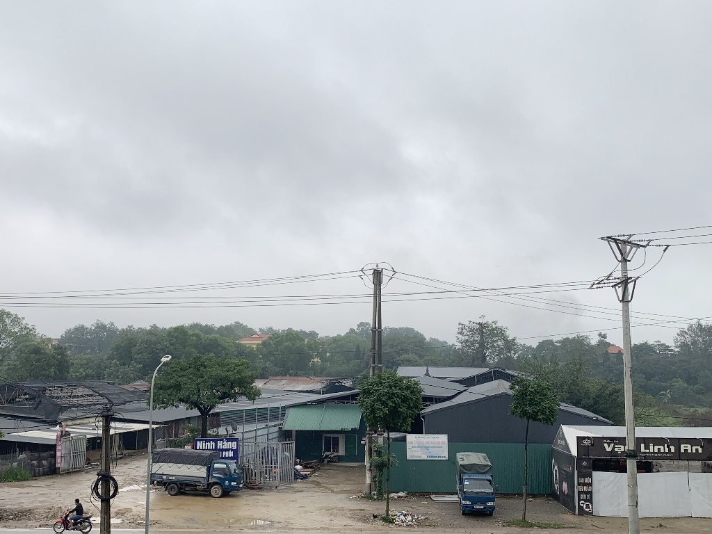 gia lam ha noi hang loat nha xuong vo tu moc tren dat nong nghiep xa da ton