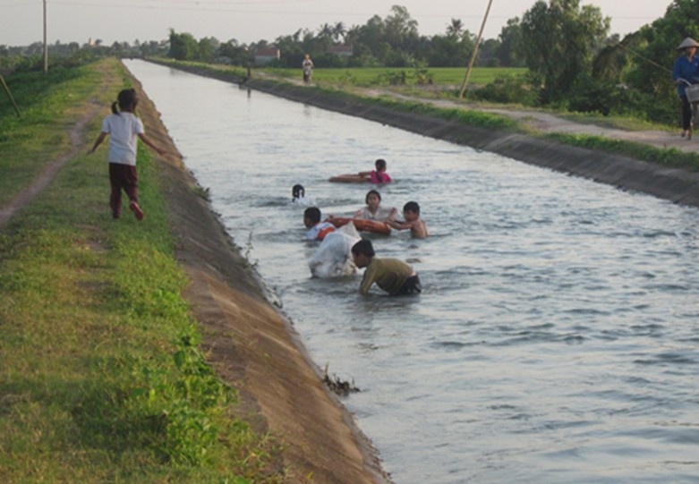 thi xa quang yen quang ninh kenh dan nuoc ho cong trinh thuy loi nuot tre em