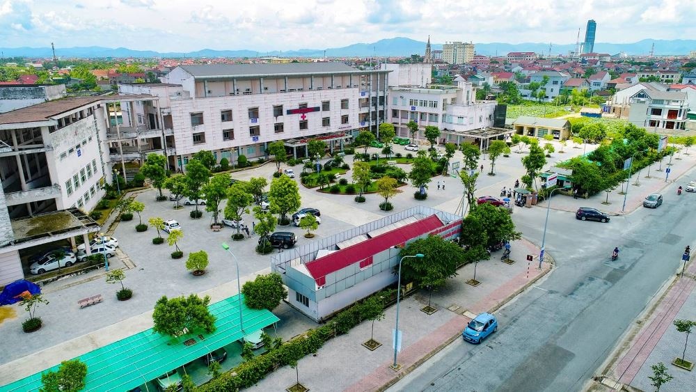 ha tinh cung ngam muon hoa khoe sac o benh vien da khoa thanh pho