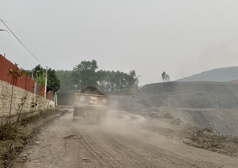 yen the bac giang nhung cung duong dau kho va noi am anh mang ten mo than bo ha