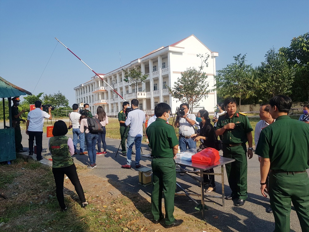 ky 4 hang tram cong trinh xay dung duoc trung dung thanh khu cach ly tap trung