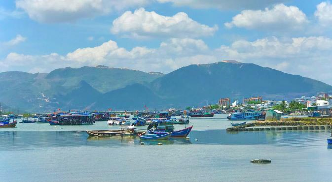 khanh hoa giao dat khong thu tien de xay dung ben tau phuc vu dan sinh