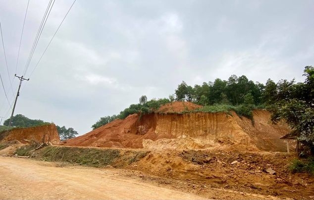 Hạ Hòa (Phú Thọ): Tài nguyên đất bị “chảy máu”