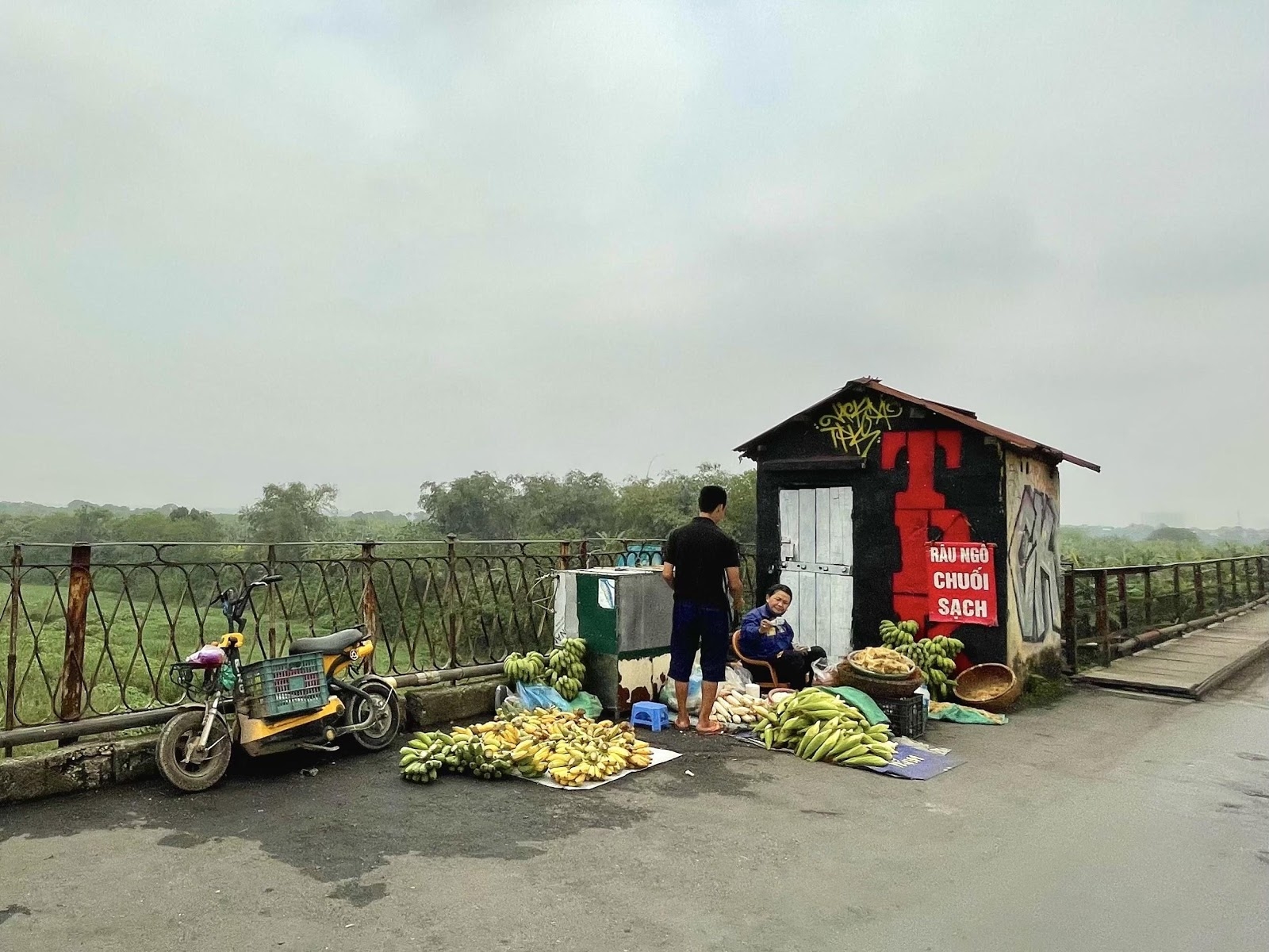 cau long bien xuong cap anh huong den phuong tien tham gia giao thong