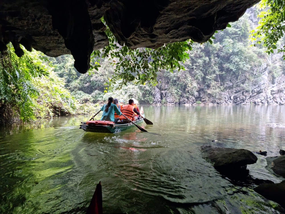 ninh binh sao khe dong song mang nhieu net van hoa co