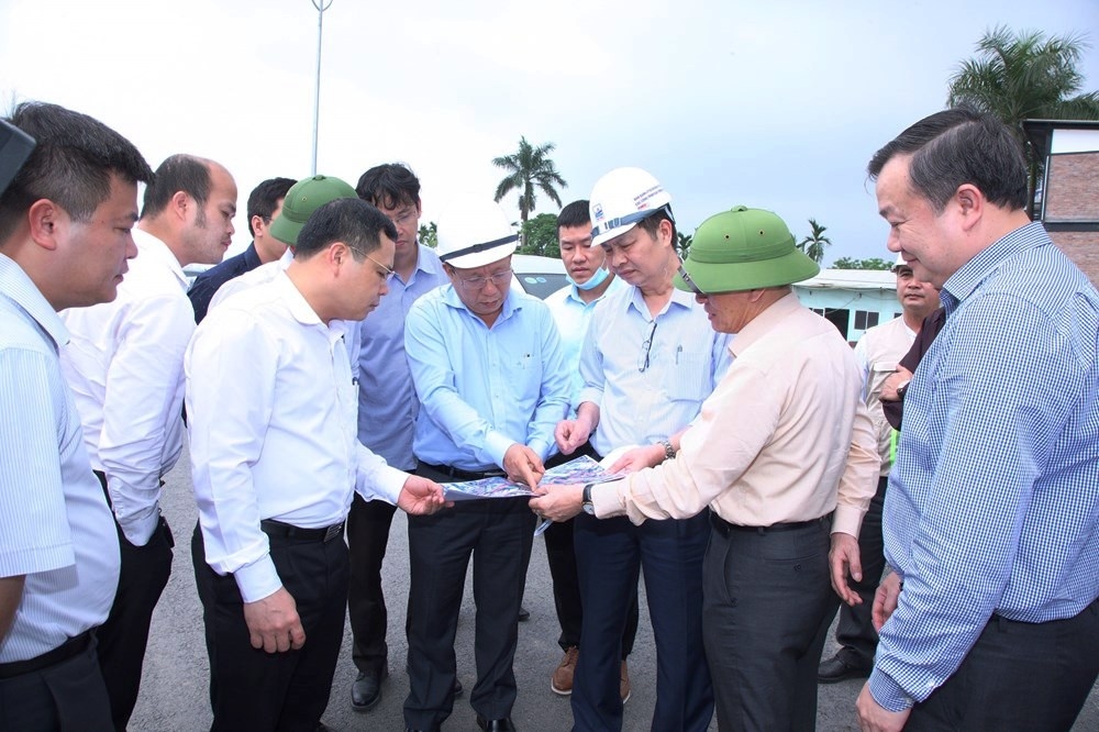 hai phong kiem tra tien do du an tuyen duong noi nut giao nam cau binh den nga 4 duong ton duc thang mang nuoc