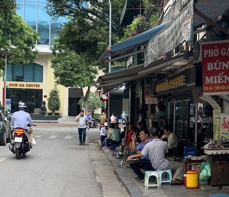 tai dien tinh trang lan chiem via he tai ha noi