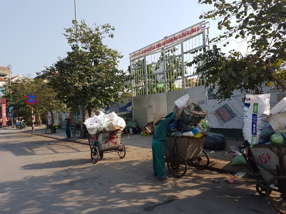 ha long quang ninh mot khu pho nho hai du an lon bien thanh bai chua rac