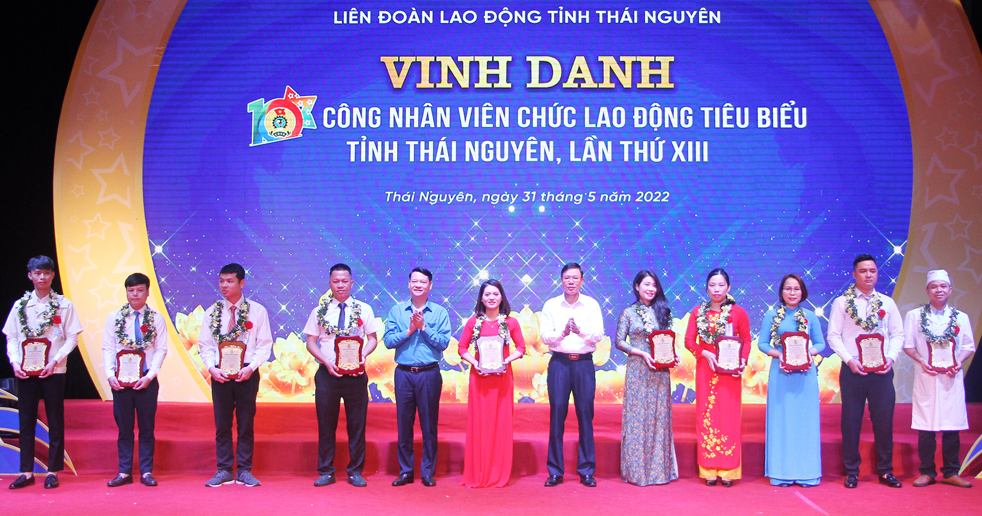 thai nguyen vinh danh cong nhan vien chuc lao dong tieu bieu