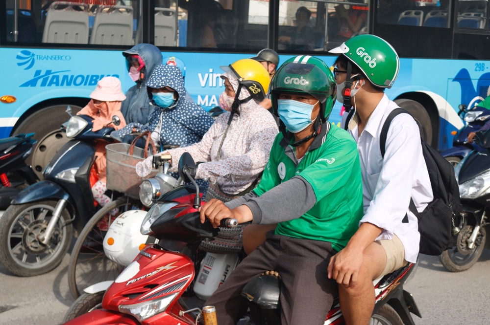 ha noi xuat hien diem den un tac tai duong nguyen van huyen trong nhung ngay nang nong