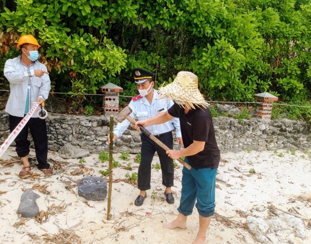 Hải Phòng: Công bố và thi hành Quyết định cưỡng chế công trình xây dựng vi phạm của Công ty Cổ phần Khu du lịch Đảo Cát Bà