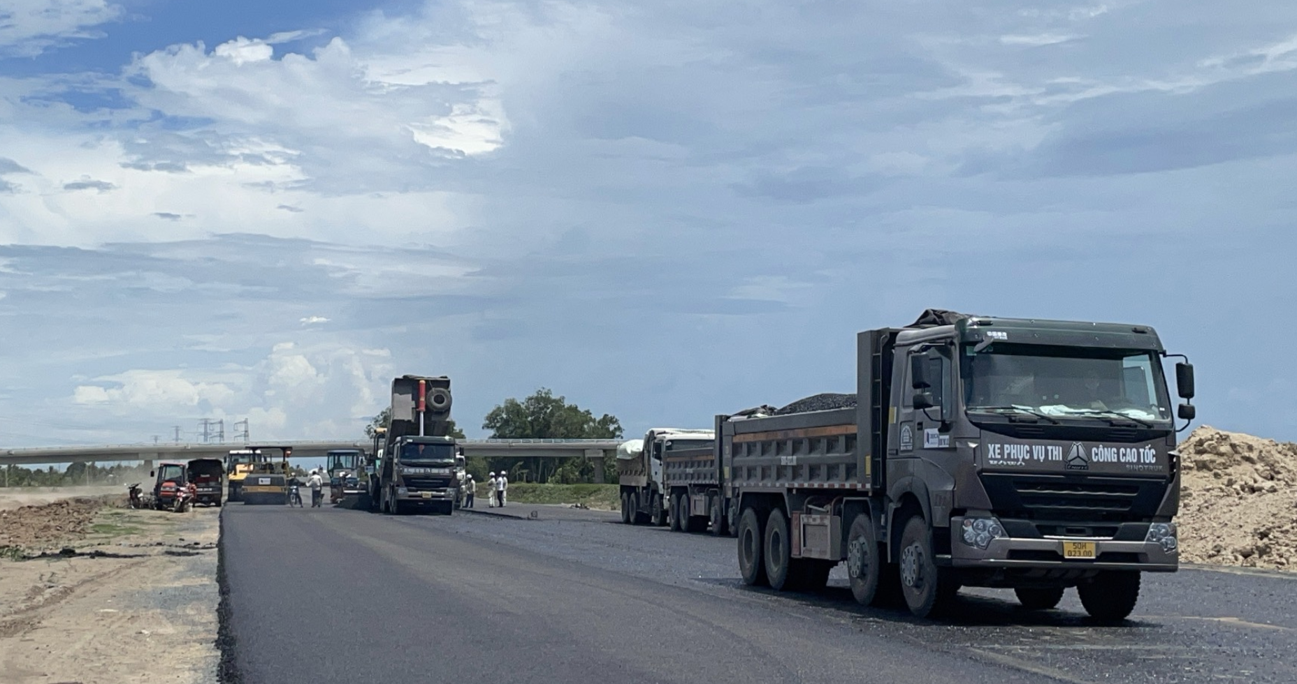 Cao tốc Trung Lương – Mỹ Thuận: Thực hiện nhiệm vụ kép đối phó dịch bệnh và duy trì thi công