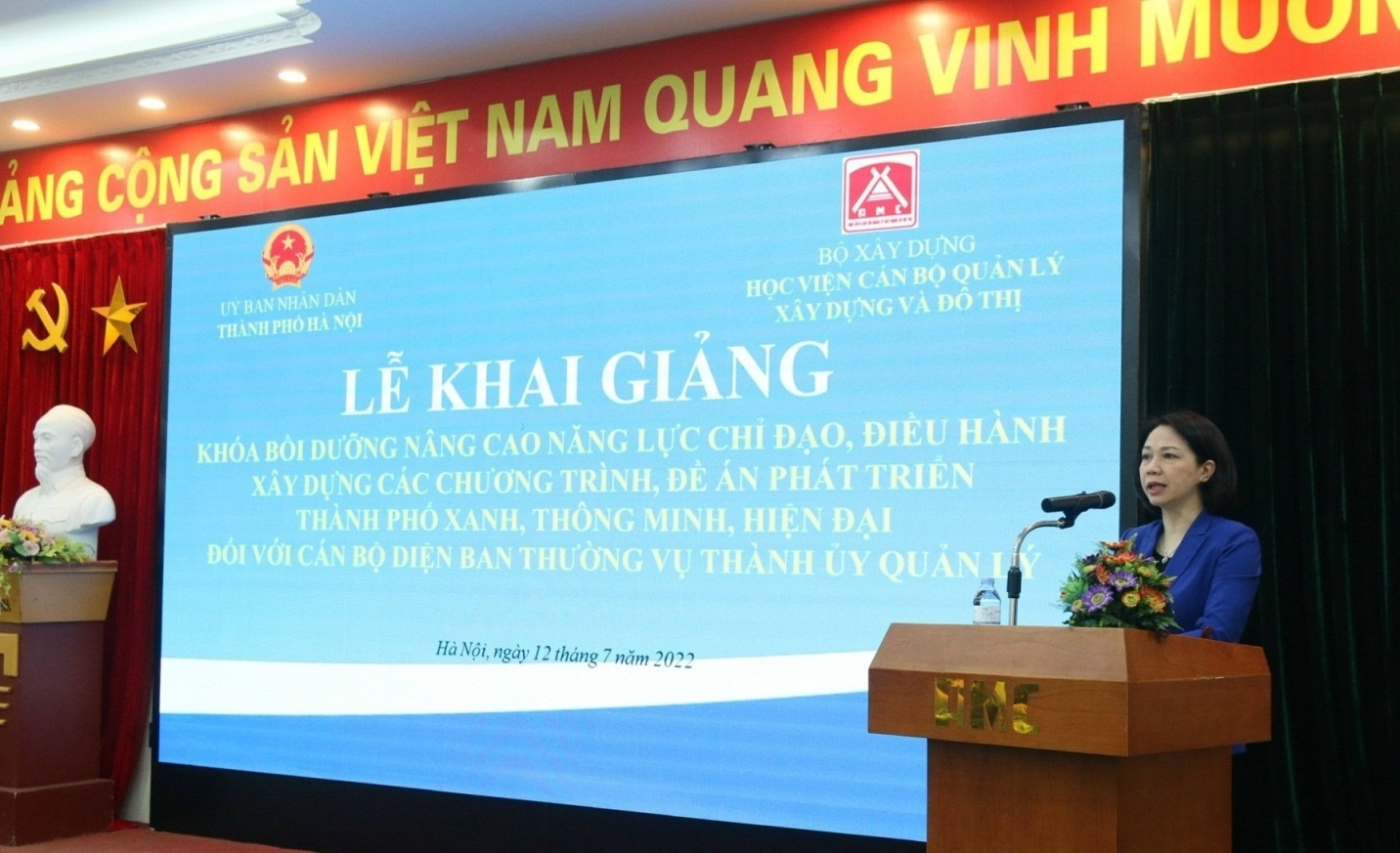 ha noi nang cao nang luc can bo de thuc hien de an phat trien do thi thong minh