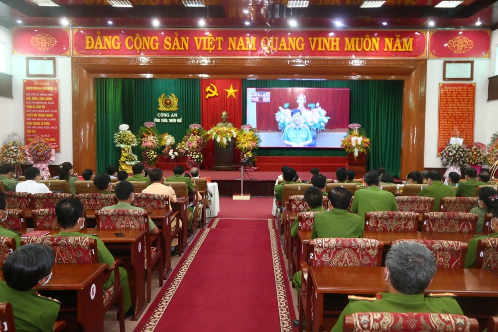 thua thien hue thuong ta nguyen thanh tuan giu chuc vu giam doc cong an tinh