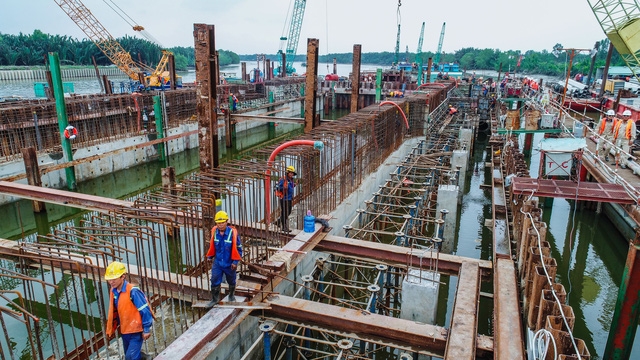 Thành phố Hồ Chí Minh: Sẽ dừng hoạt động công trình nếu lơ là trong phòng, chống dịch Covid-19