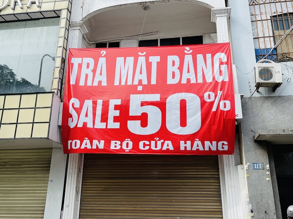 ha noi hang loat cua hang tra mat bang do anh huong cua dich covid dot 4