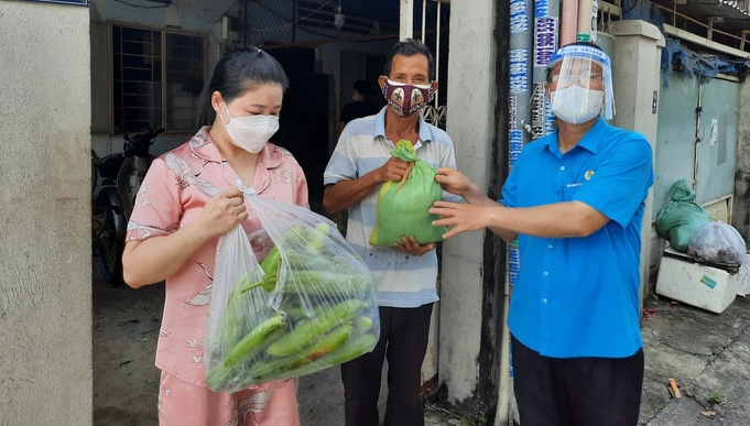 Thành phố Hồ Chí Minh: Nhanh chóng thực hiện chính sách hỗ trợ người lao động gặp khó khăn do Covid-19