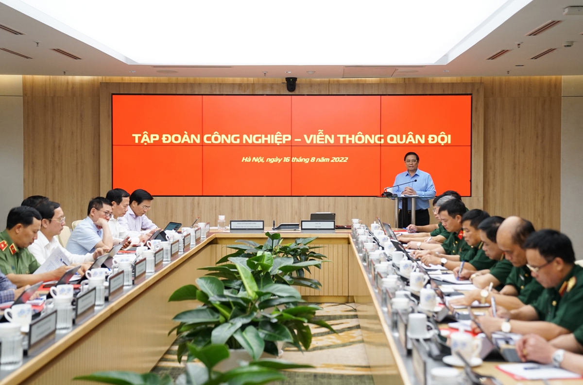 Thủ tướng Chính phủ thăm, làm việc với Viettel