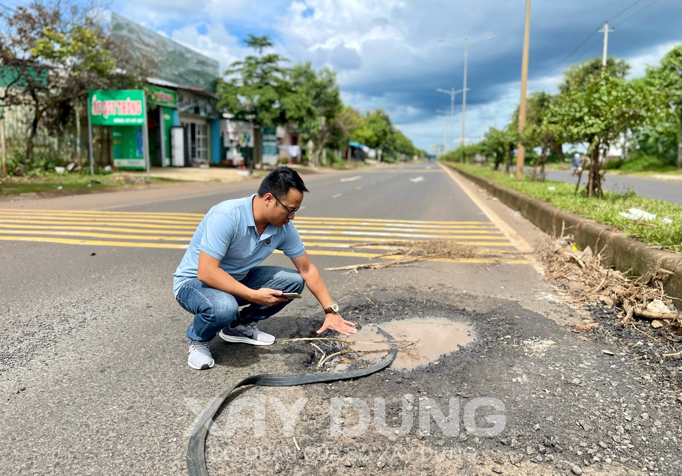 dak lak am anh voi ho ga o voi tren duong tranh tay thanh pho buon ma thuot