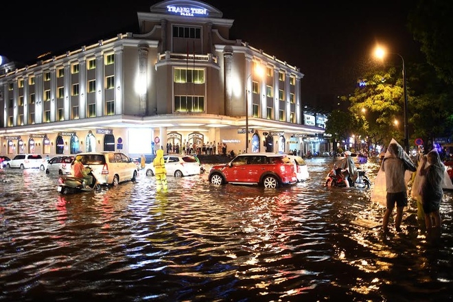 Ngập úng tại khu vực Hồ Gươm, đâu là nguyên nhân?