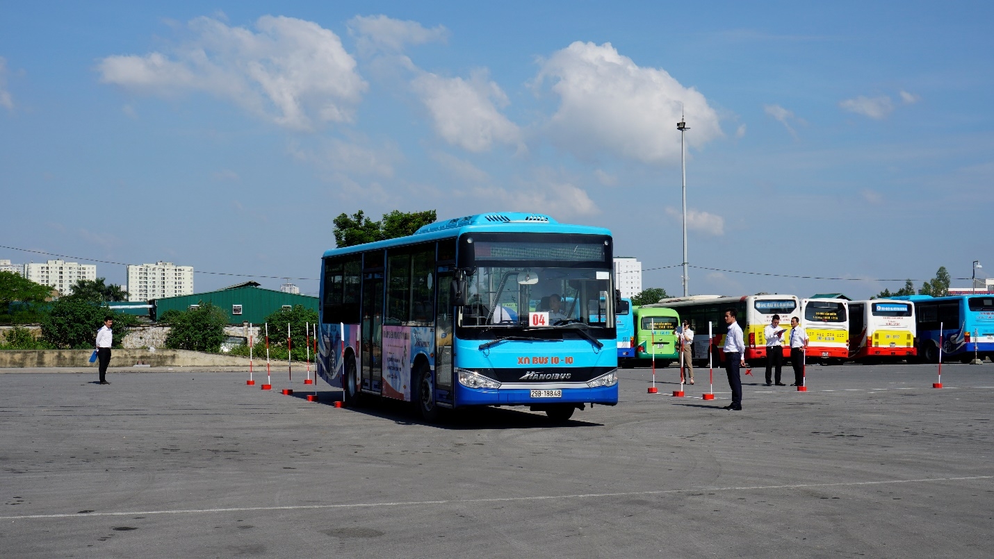 ha noi se bo tri them hang nghin diem dung xe buyt