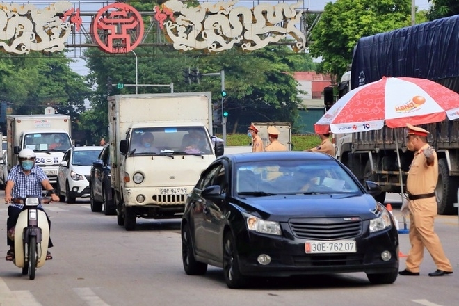 Tăng cường kiểm soát trật tự an toàn giao thông gắn với phòng chống dịch Covid-19