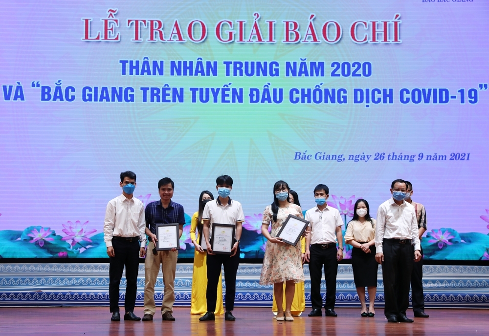 Nhóm phóng viên 789club ios
 đoạt giải trong cuộc thi “Bắc Giang trên tuyến đầu chống dịch Covid-19”