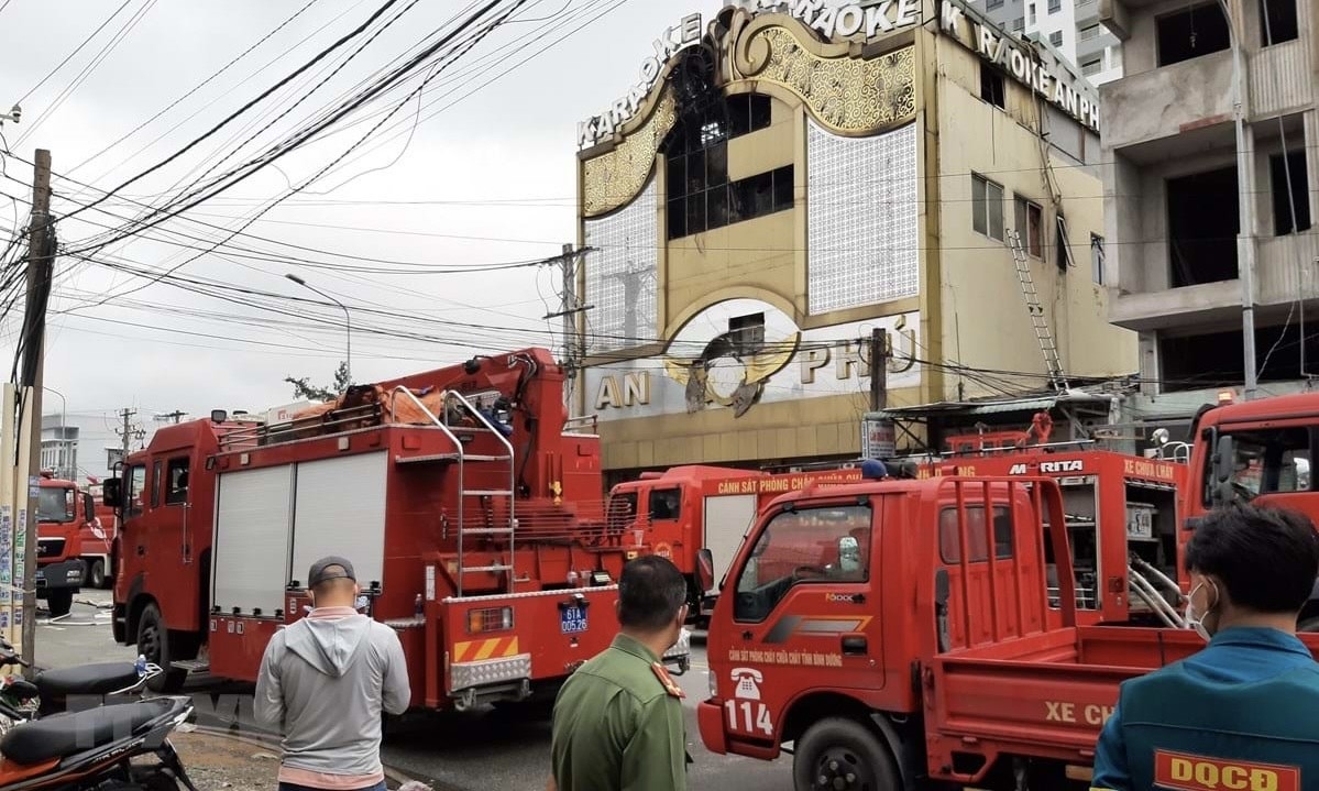 Cần tuân thủ các tiêu chuẩn, quy chuẩn và sử dụng vật liệu có tính năng cháy yếu trong thiết kế, thi công quán karaoke