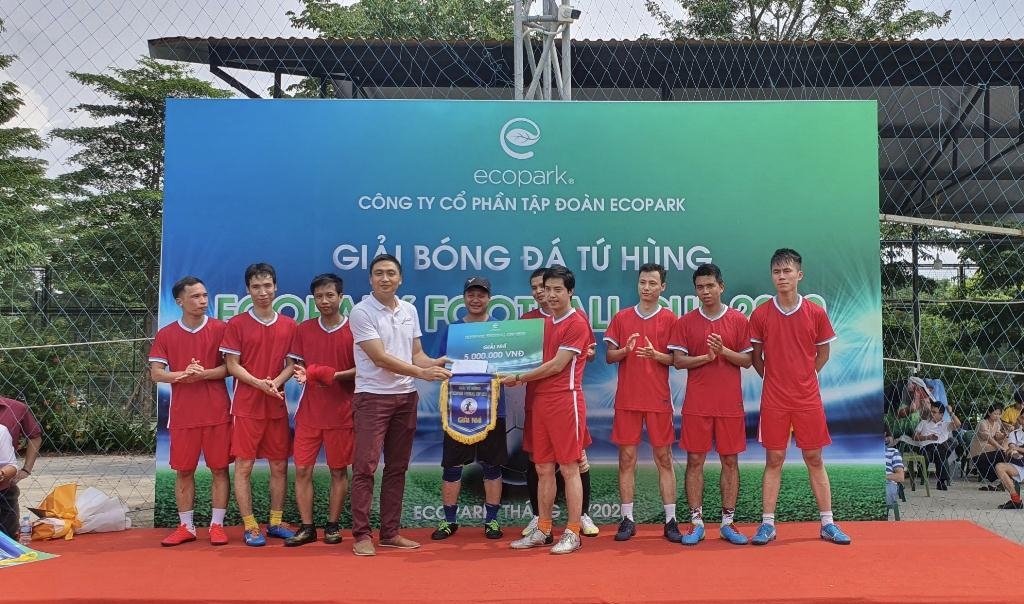 tung bung giai bong da tu hung ecopark football cup 2020