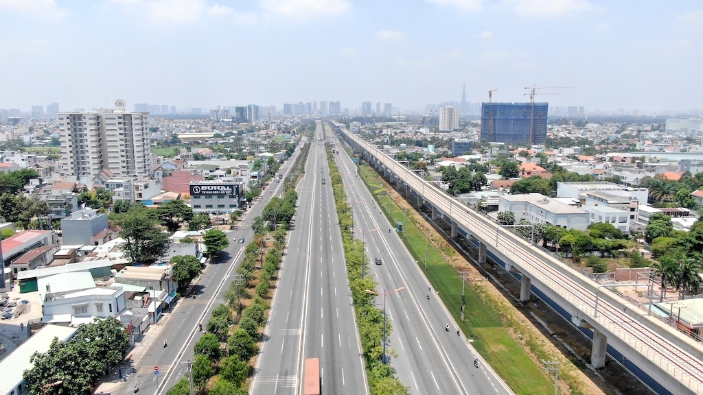 ha tang hoan chinh khien bat dong san thanh pho thu duc tro nen soi dong