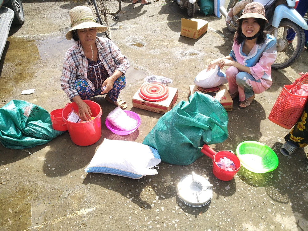 bao xay dung chung tay ho tro dong bao mien trung bi thiet hai do mua lu