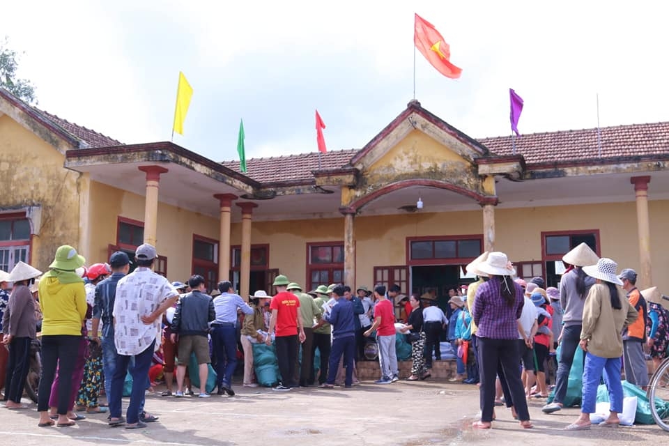 bao xay dung chung tay ho tro dong bao mien trung bi thiet hai do mua lu