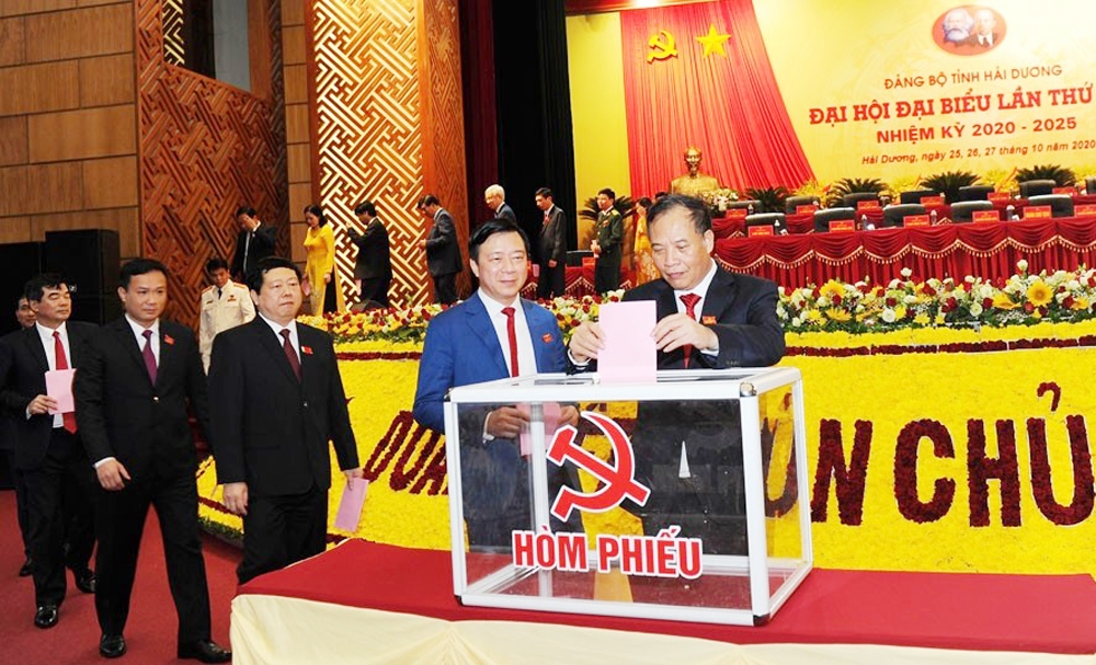 dai hoi dai bieu dang bo tinh hai duong bau 52 dong chi vao ban chap hanh khoa xvii